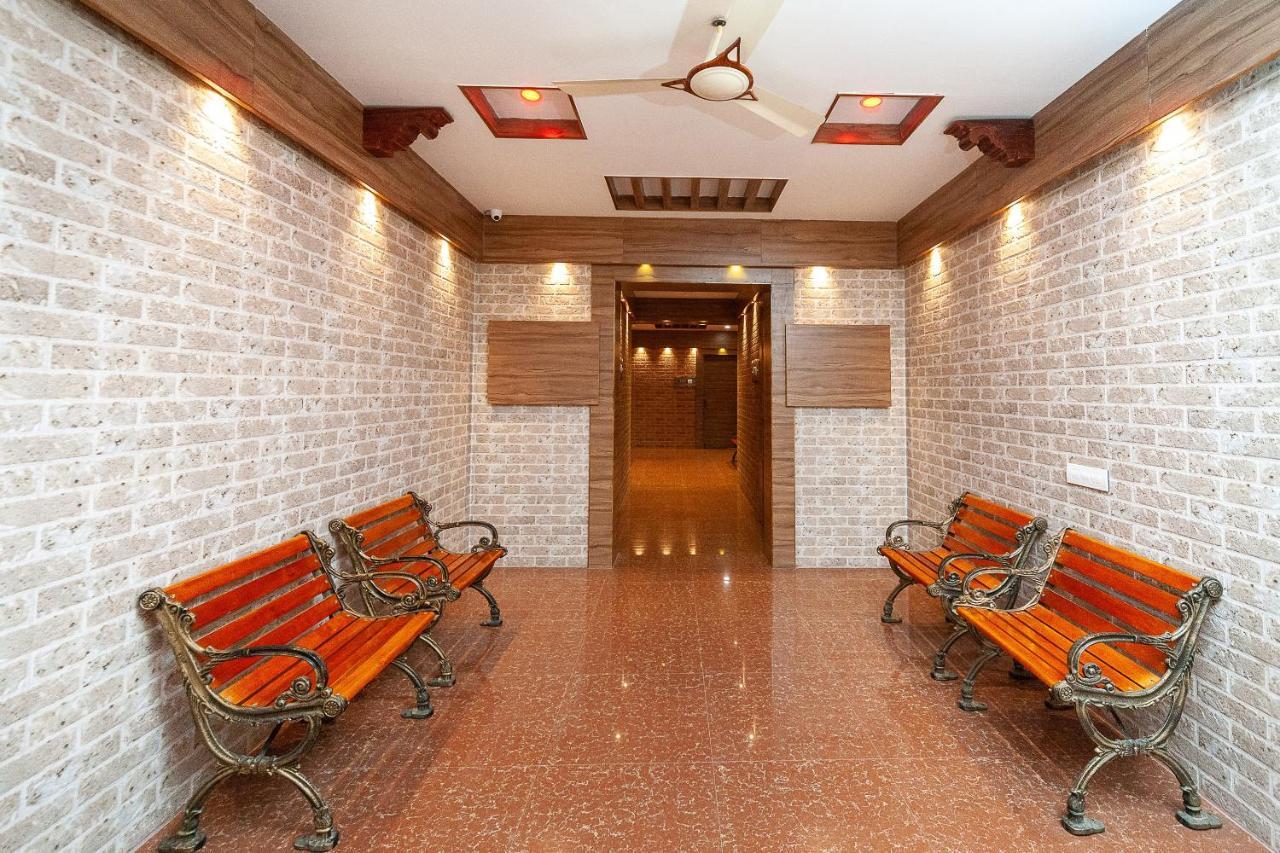 Oyo 29859 Rds Guest House Ambur Ngoại thất bức ảnh